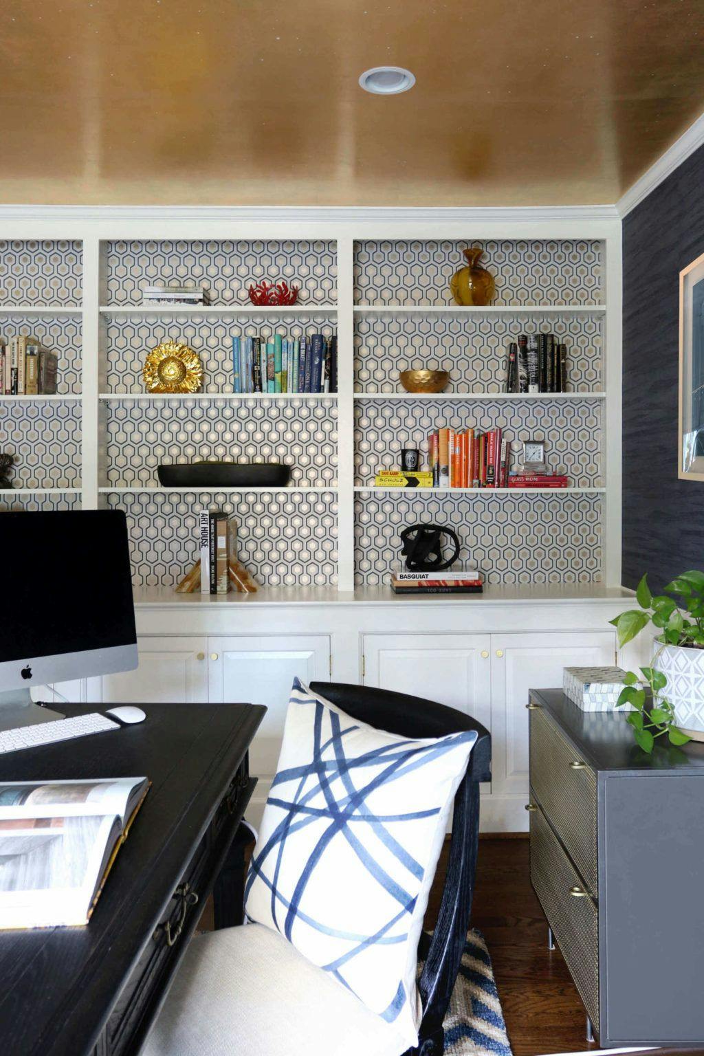 Crossover office with shelving